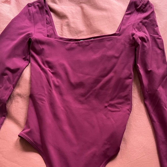 Aritzia Two Set - Picture 2 of 8